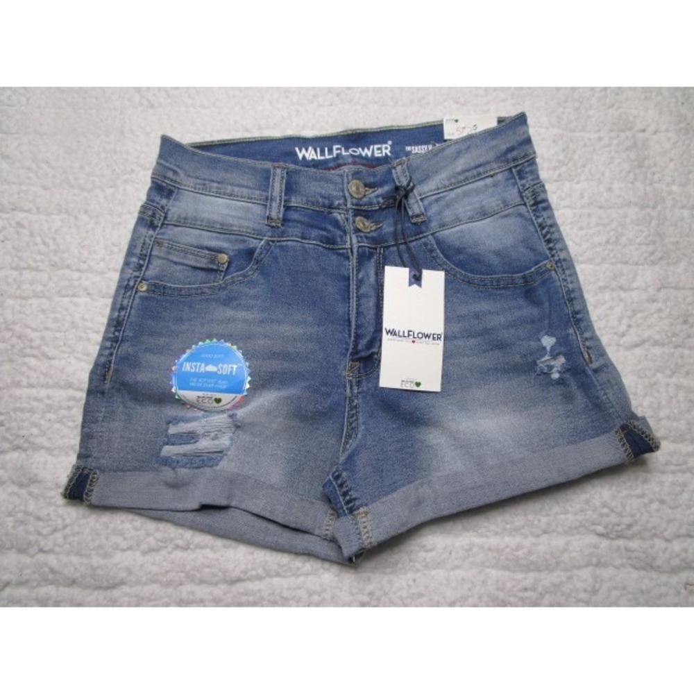 Wallflower Women's Size 5/27 The Sassy High Rise Shorty Short Cuffed Two Button